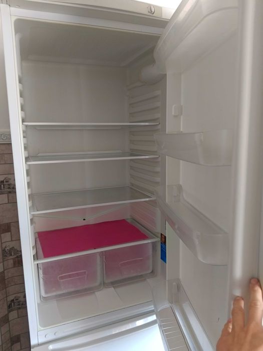 Холодильник Indesit