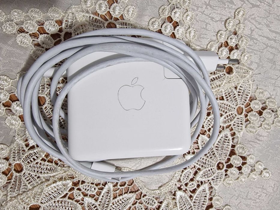 Laptop Apple Macbook Pro 16 inch , I7 , 2019 16Gb Ram 500 GB SSD .