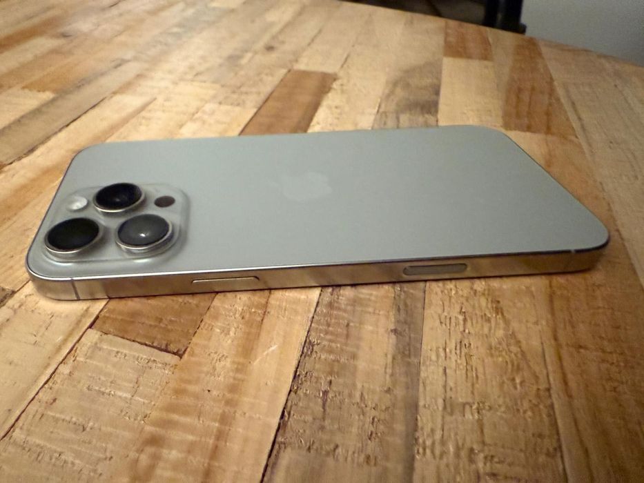 iPhone 16 pro max 256GB in garanție, neverlocked