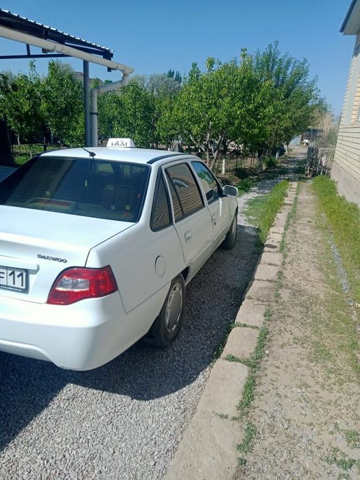 Продам автомобиль ДЭУ Нексия 2013