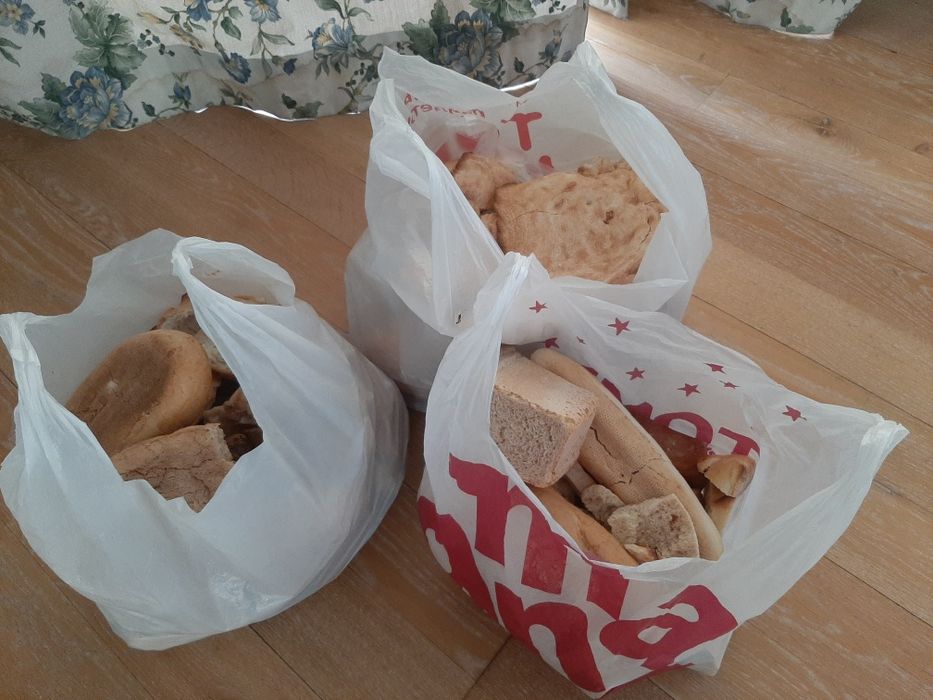 Отдам сухой хлеб