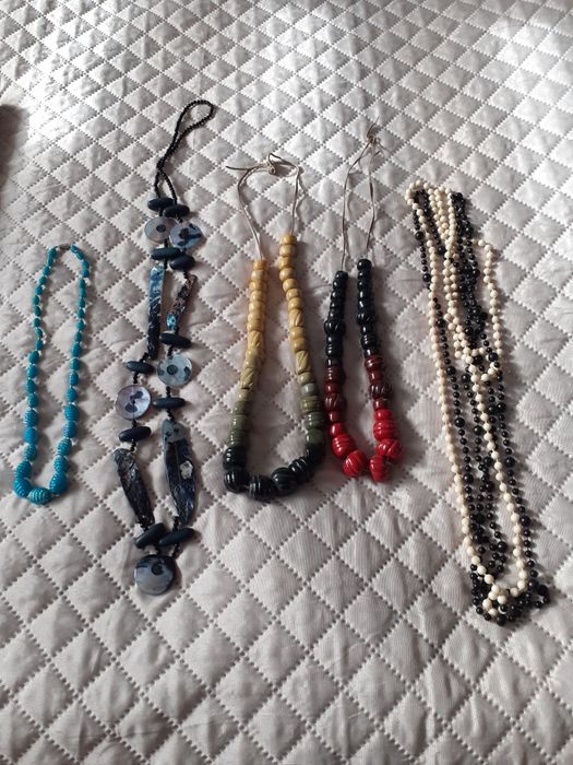 Дамски гердани.Много добре запазени без забележки по тях.