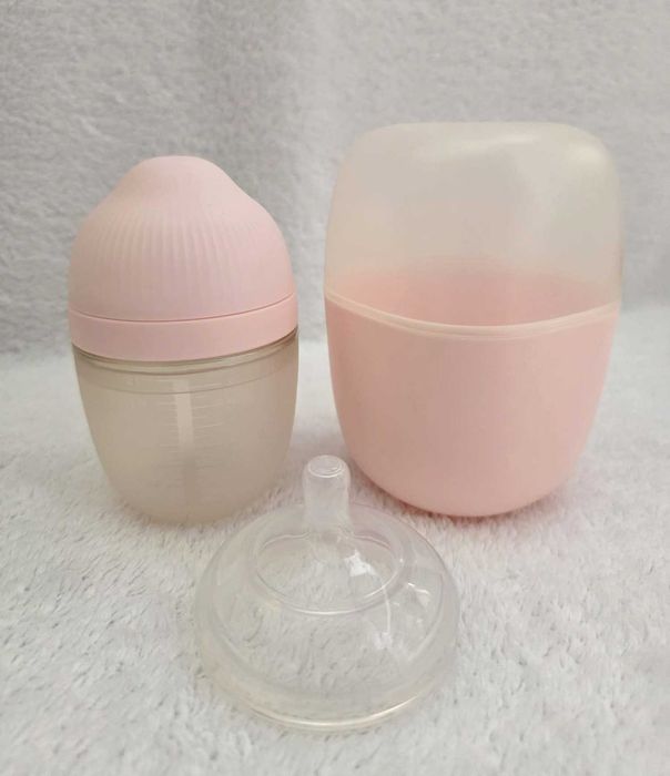 Biberon Anticolici Mombella Brest-Like 210ml cu 2 Tetine S si M