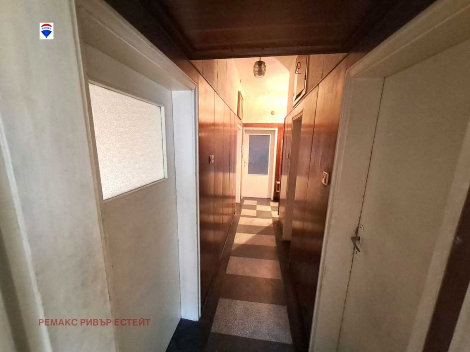 Продава се Тристаен апартамент в Русе, Център - 92 кв.м за 1793 €/кв.м - Снимка #7