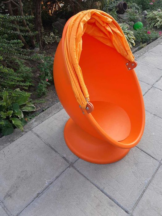Оранжево детско столче