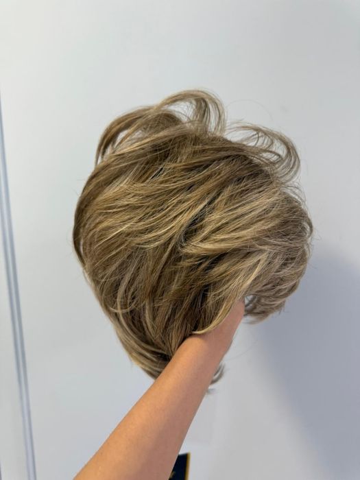 Парики новые продаем