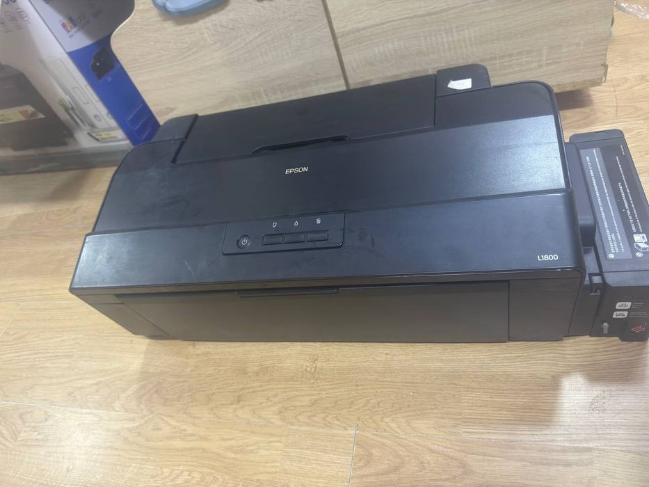 Epson 1800 sotiladi holati ideal kam ishlagan