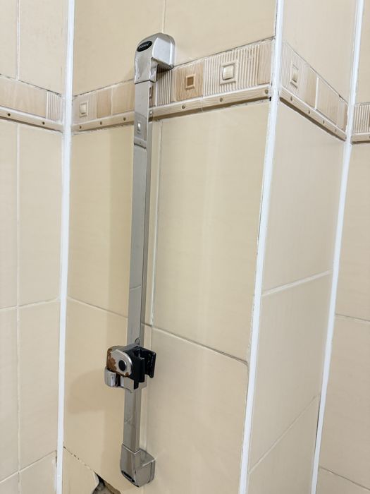 Штанга для душа в ванную