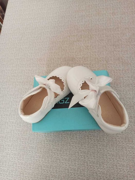 Туфли кожаные белые. 24 размер