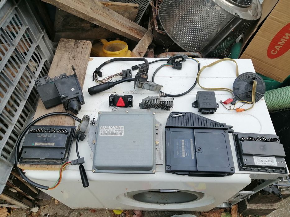 Мерцедес 124, 202, 210 и 207 на части