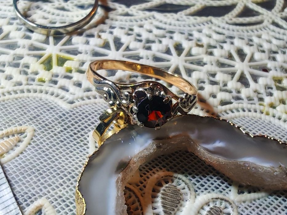 Продавам златен руски пръстен 14к