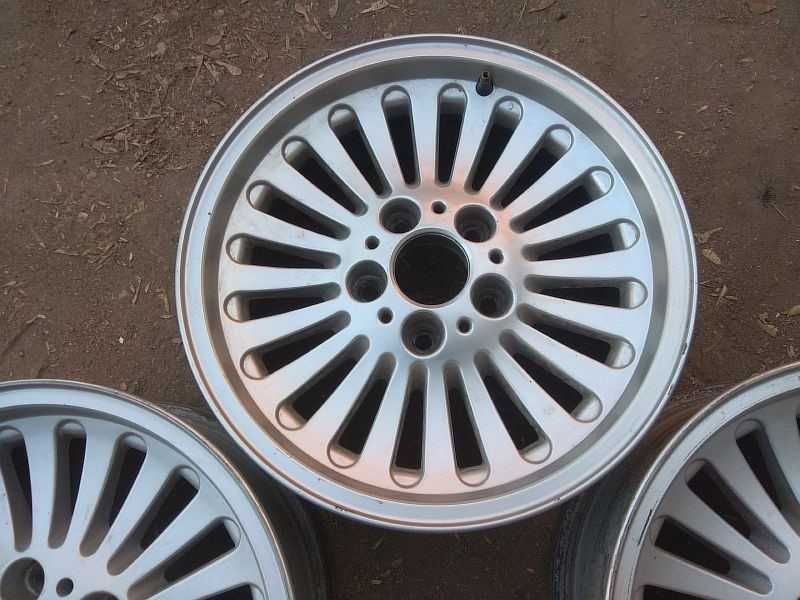 Продам оригинальные легкосплавные диски 33 стиль на BMW 5 е39