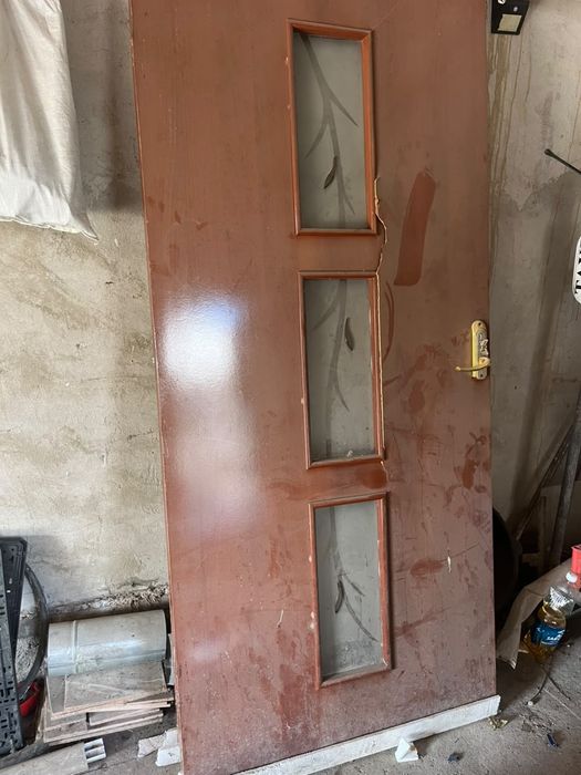 Есік 2штук сатылады