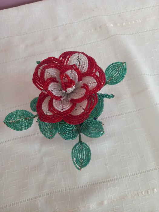 Дървета и цветя от мъниста