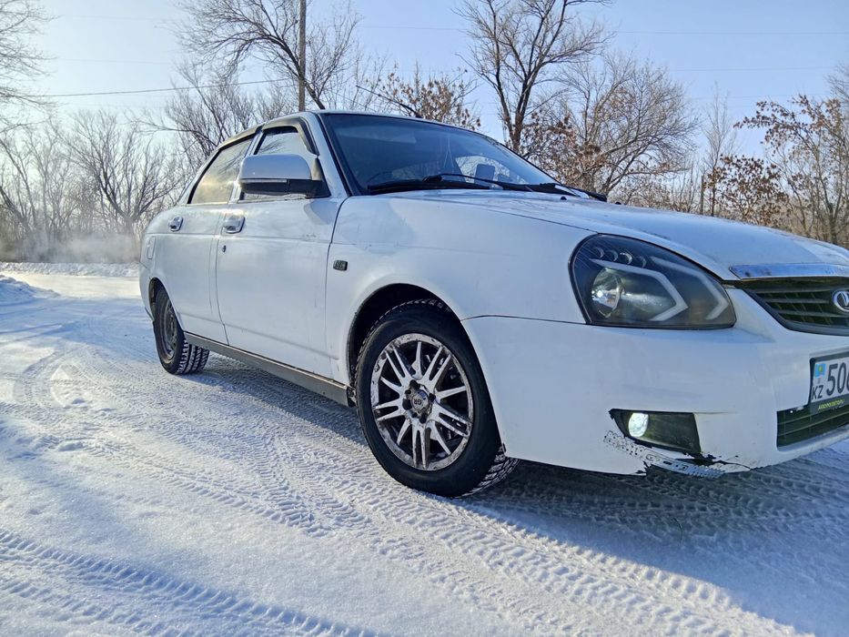 Продам приору седан