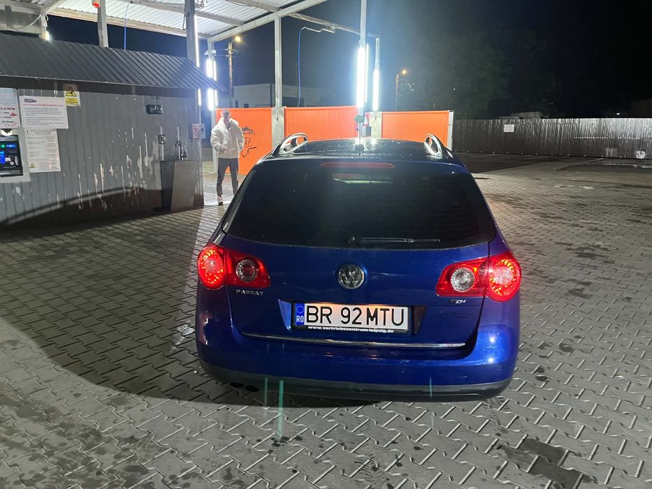 Vând Volkswagen Passat b6