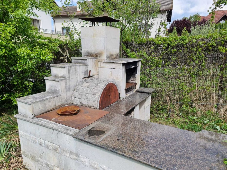 Gratar din samota cu cuptor plita fonta si ceaun, piatra Vistea granit