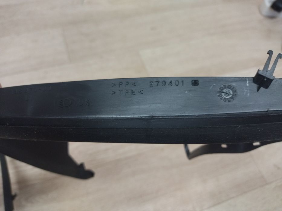 Ауди а6с5 и аллроад уплотнитель на фару