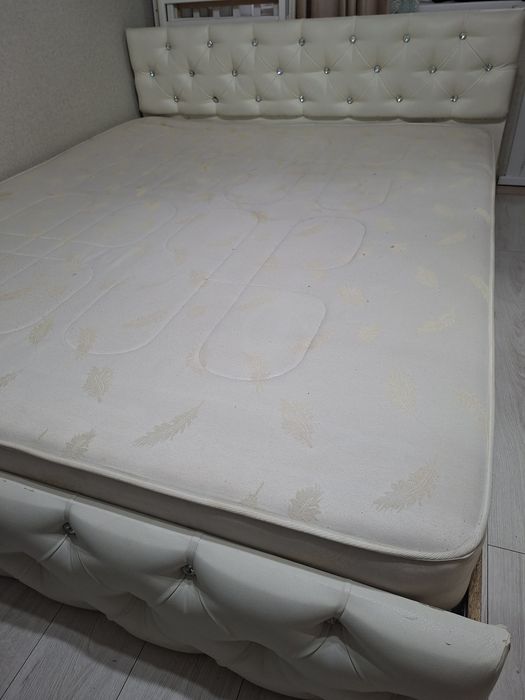 Двухспальная кровать 165см×200см