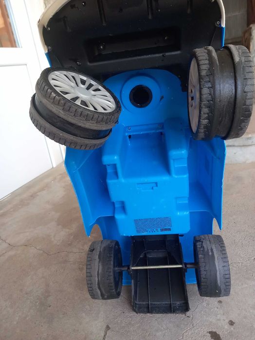 Кола за бутане ride on Moni