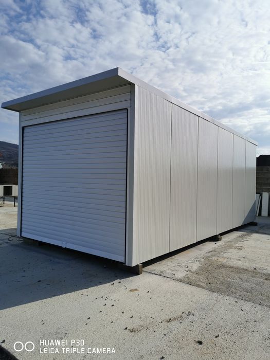 Произвежда гаражни клетки от термопанели