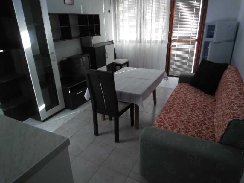 Дава се под наем Двустаен апартамент в Бургас, Лазур - 67 кв.м за 250 € - Снимка #1