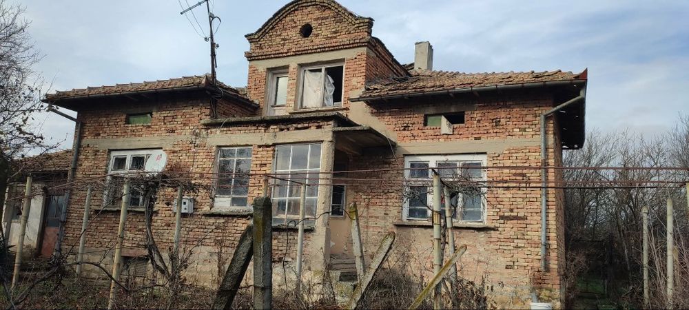 Продава се къща в с. Надарево