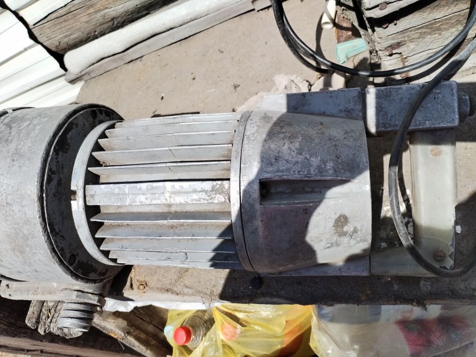 Продам Электронасос Арекс