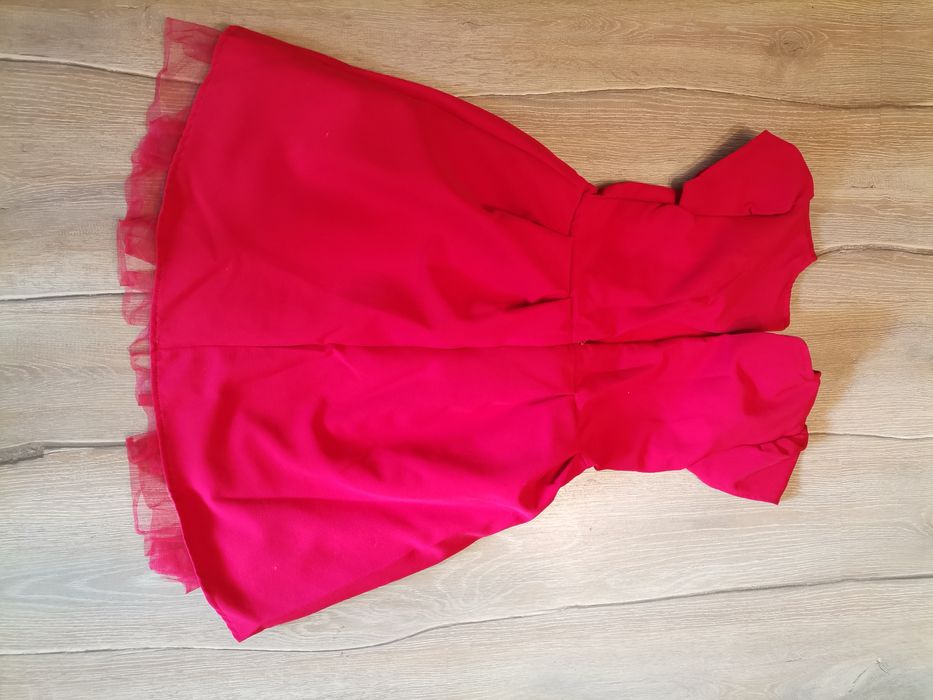 Две прекрасни рокли за момичета