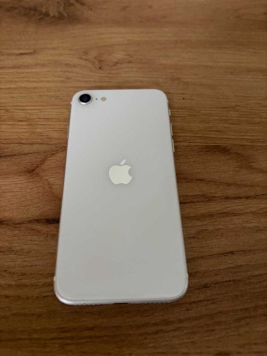 iPhone SE 64 GB в отличном состоянии