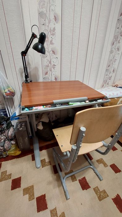Парта для школьника