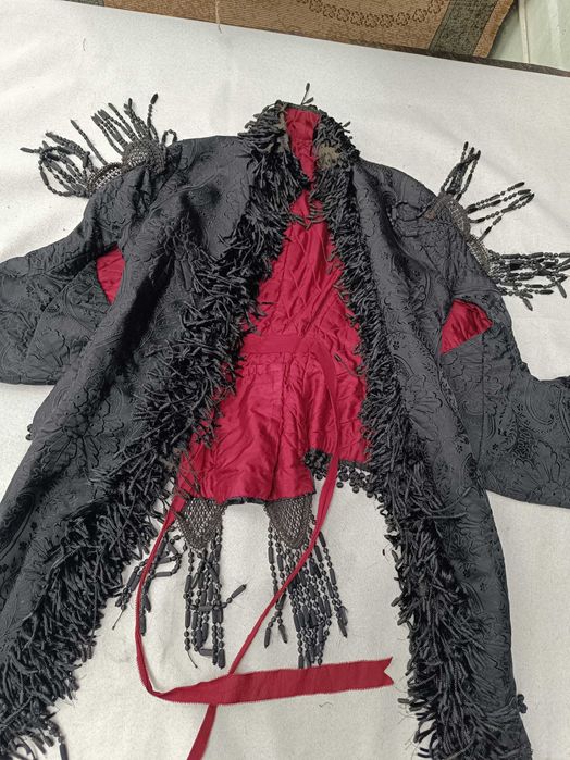 Уникална дамска връхна дреха от началото на 20 век – запазена!