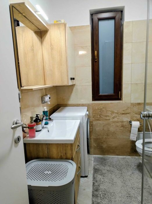 Apartament de vanzare la curte!