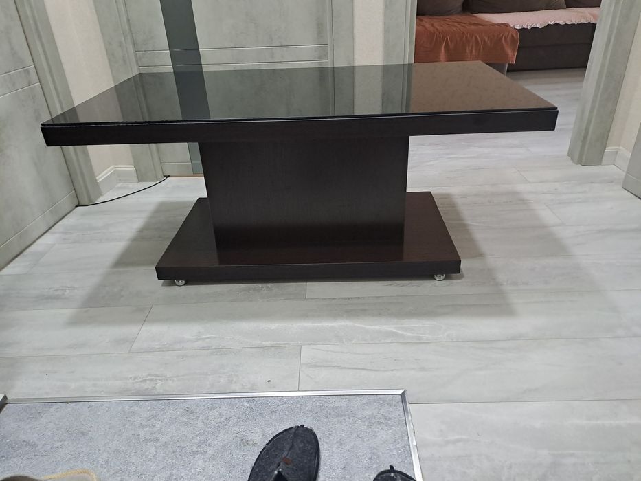 Продаётся журнальный стол