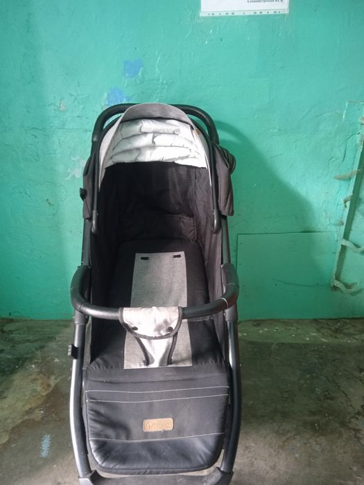 Продам детскую коляску до 2 года