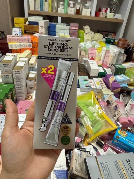 Vt cosmetics reedle shot lifting eye cream