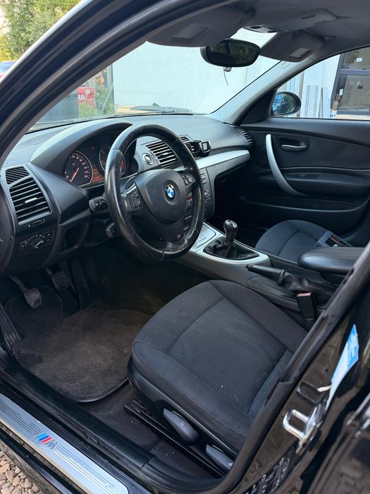 Vand bmw seria 1 120d 177cp M pachet Jante 17 M pilot automat neagru