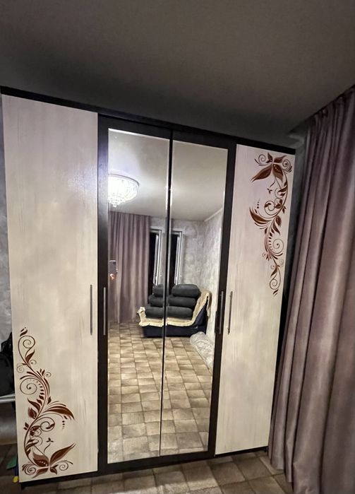 Продаю шкаф спальный