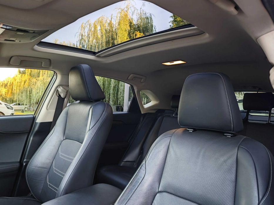 Lexus NX 300h Hybrid e-Four e-CVT