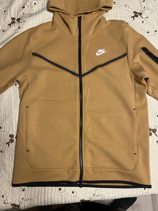 Nike tech fleece nisipiu marimea M