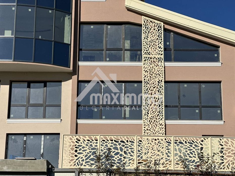 Продава се Къща в Варна, м-т Акчелар - 430 кв.м за 1745 €/кв.м - Снимка #1