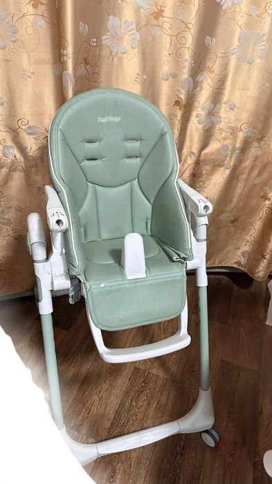 Продам детские стульчики.