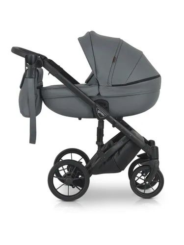 Продам детскую коляску 3 в 1