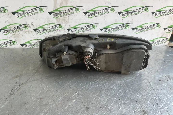 Far dreapta Fiat Stilo 2005 1.4 MT (95 hp)