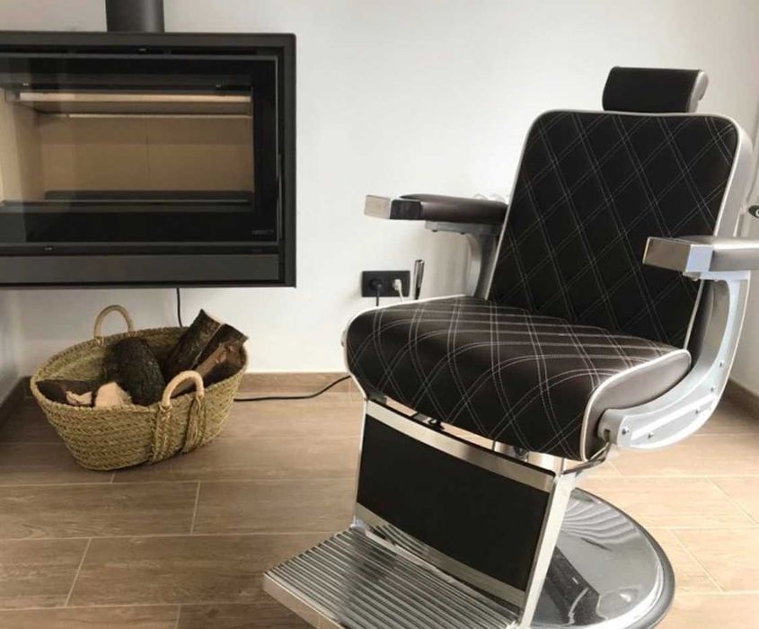 Бръснарски стол Karl - бърза доставка - наличен