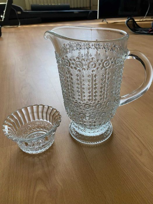 Стъклена ваза, кана, купичка