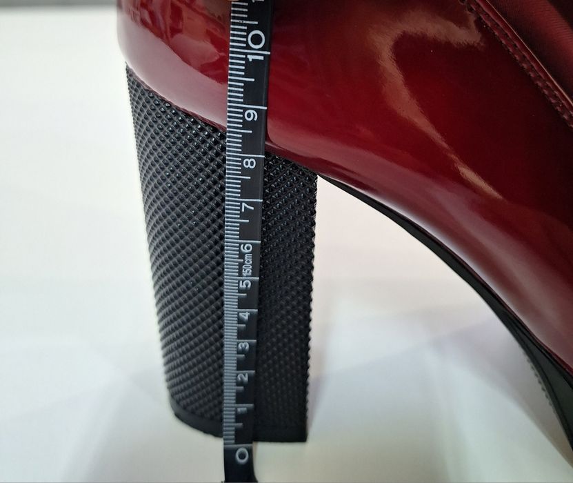 Червени боти на висок ток 36