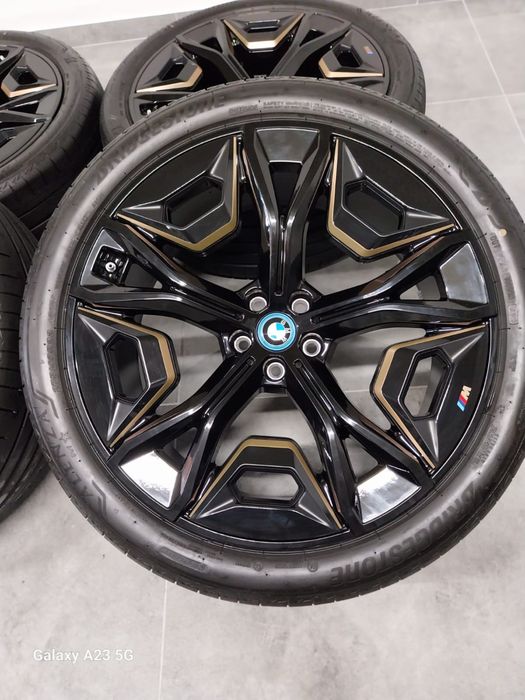 Jante BMW iX I20 pe 22 M vara