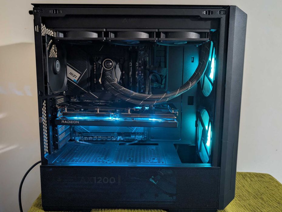 PC Gaming / Editare / Workstation i7-13700F, RX7800XT 64 RAM 1TB SSD