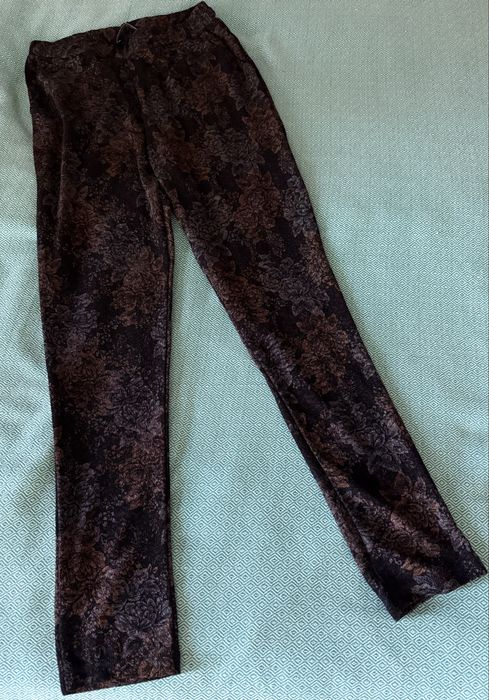Vand pantaloni Zara noi
